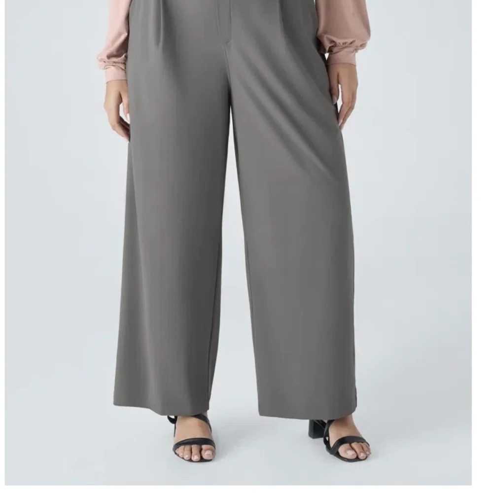 HALARA Wide-Leg High-Rise Pants in Gray - Picture 1 of 3